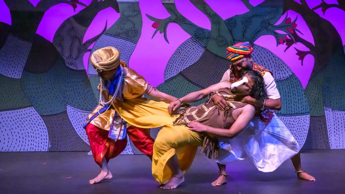 Hayavadana δάσκαλος